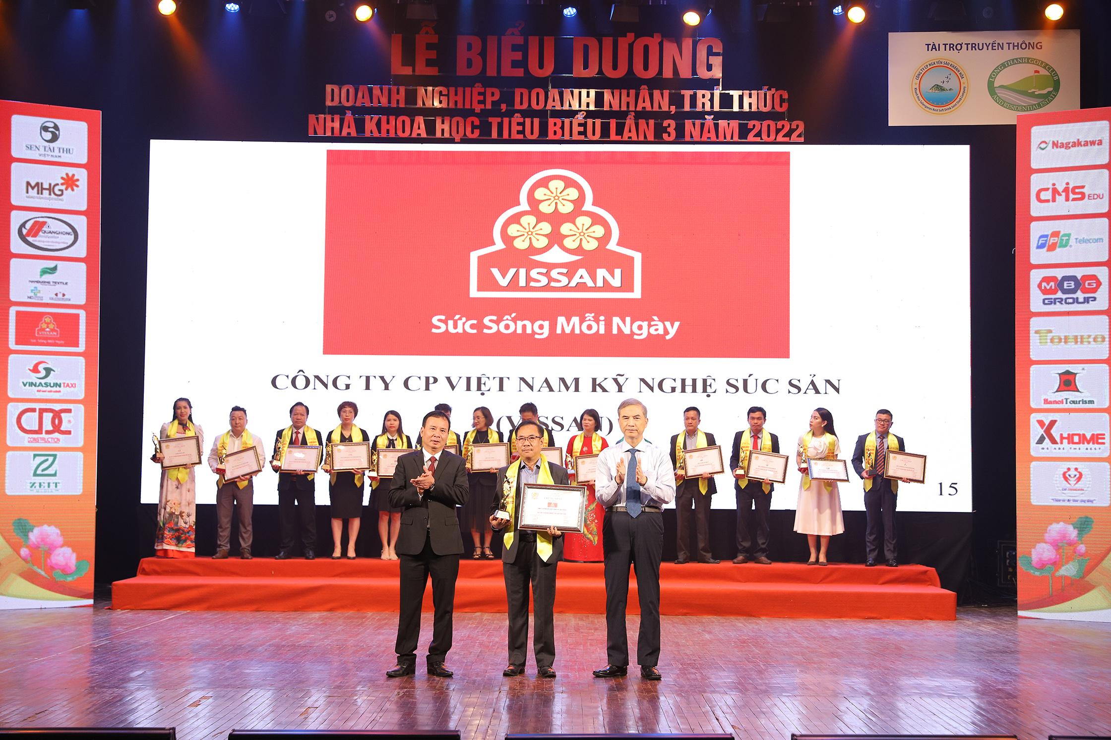 VISSAN đón nhận danh hiệu Top 10 Doanh nghiệp tiêu biểu Việt Nam năm 2022