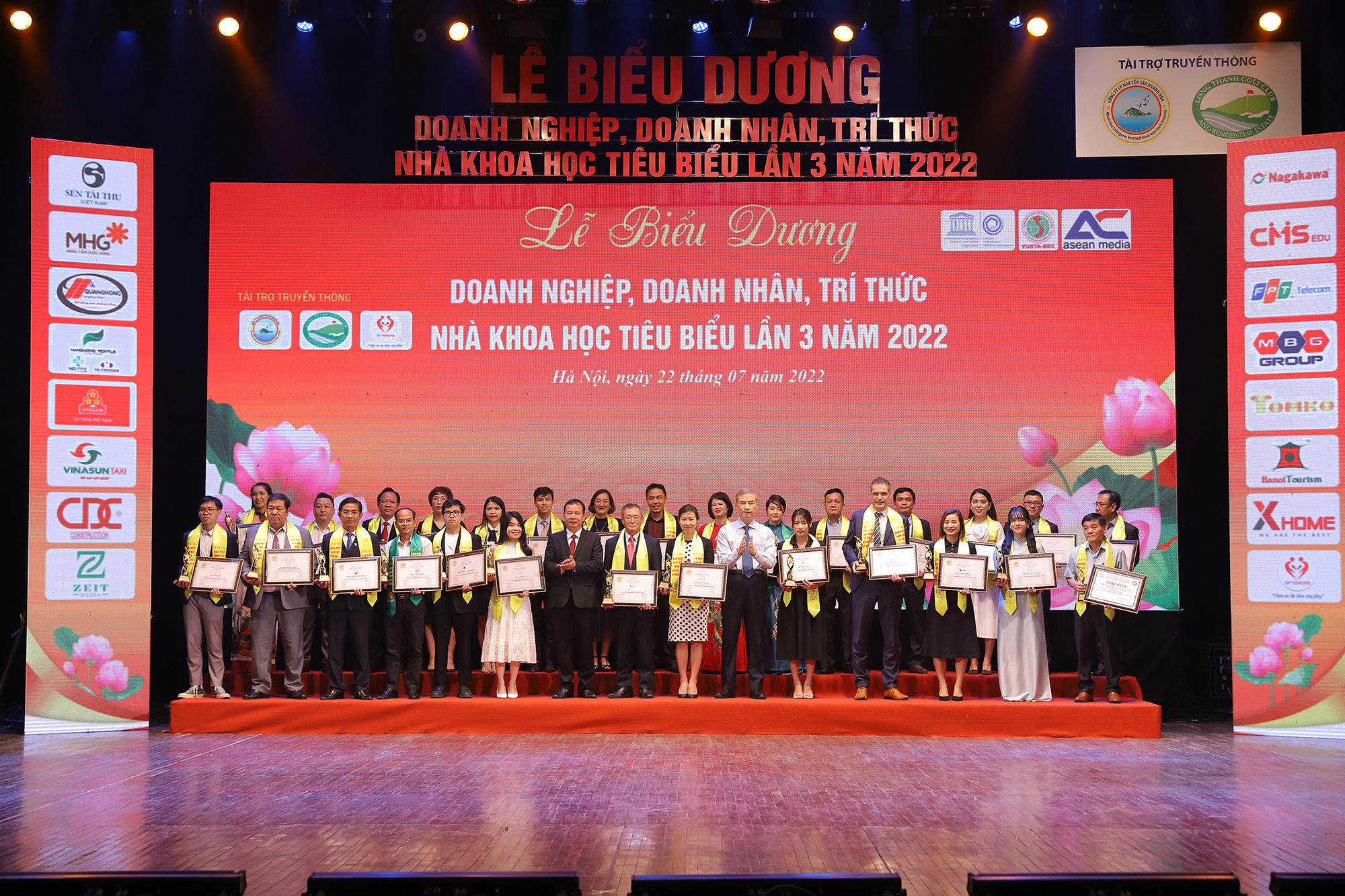 Top 10 doanh nghiệp được vinh danh tại Vietnam Award