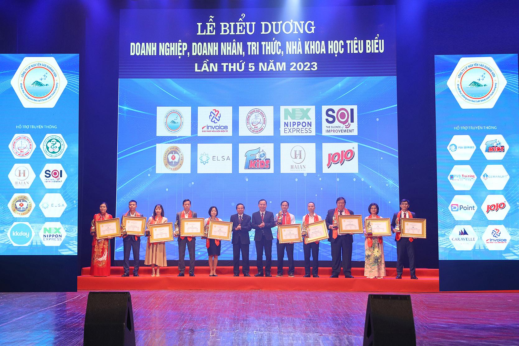 Lễ biểu dương doanh nghiệp, doanh nhân, trí thức tiêu biểu Việt Nam 2023
